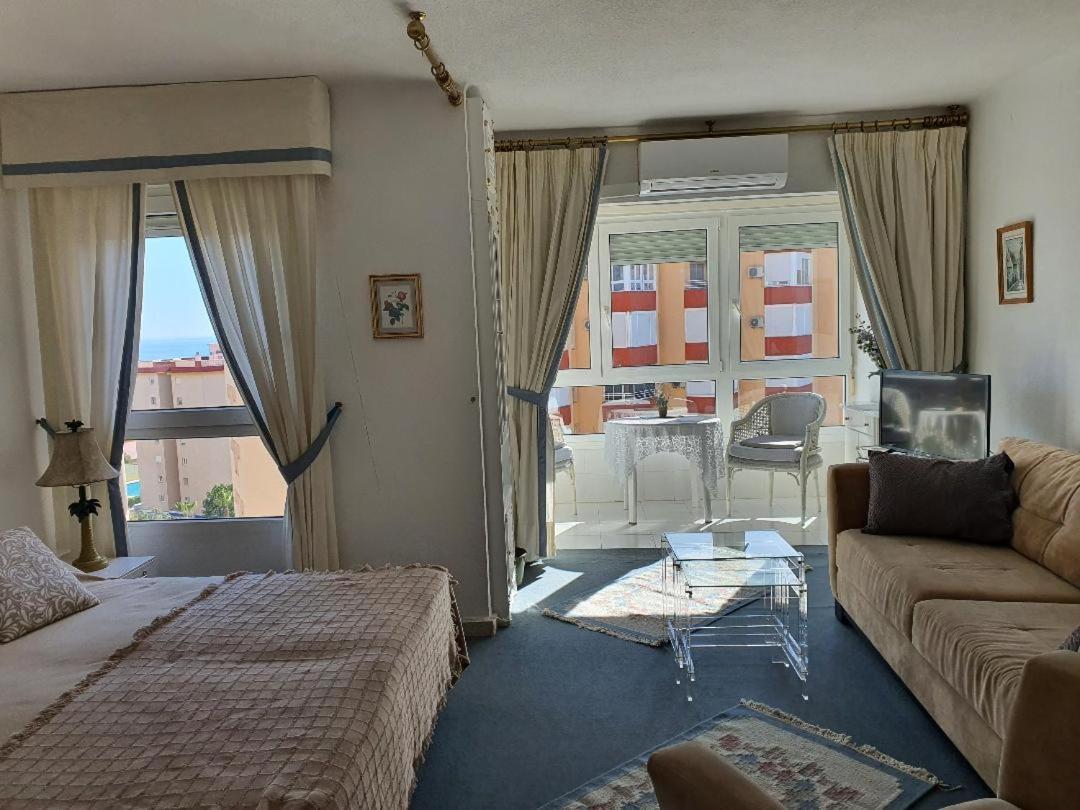 Luxury Studio Apartment 2 Night Minimum Stay Until June 31St!! تورّوكس كوستا المظهر الخارجي الصورة